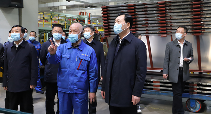 朝陽(yáng)市市長(zhǎng)謝衛(wèi)東一行蒞臨浪馬公司檢查指導(dǎo)工作